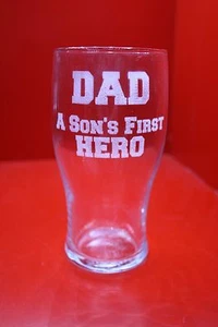 Vidrio de pinta grabado con láser Papá, el primer héroe de un hijo diseño día del padre - Imagen 1 de 5