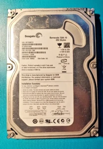 Seagate 250GB mit Rahmen 7200 rpm 3.5" SATA 3G 8MB HDD ST3250310AS - Foto 1 di 3