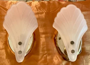 De colección Par de Apliques de Pared de Vidrio Esmerilado de Latón con Carcasa de Ventilador Mediados de Siglo Art Deco - Imagen 1 de 11