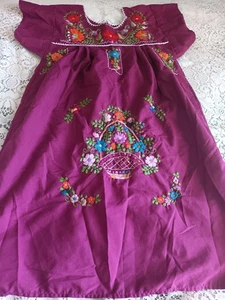 Vestido Mexicano Floral Bordado Púrpura Talla XS/S Mini - Imagen 1 de 5