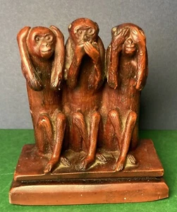 Red Resin 3 Wise Monkeys Hear No Evil Vintage 10cm, Excellent - Picture 1 of 11