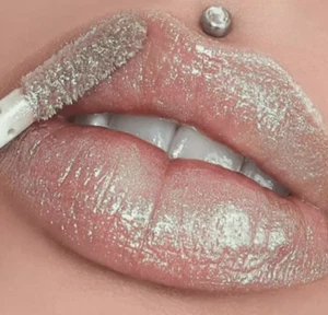 Jeffree Star Cosmetics The Lip Gloss Blood Money Green Shimmer Glitter New - Picture 1 of 8