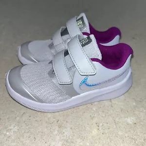 Nuove scarpe per bambina Nike Star Runner 2 grigie grigio prugna viola taglia 7 - Foto 1 di 3