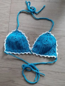 Bikini Oberteil / Top Cup B, handgehäkelt, Baumwolle, türkis-weiss - Bild 1 von 3
