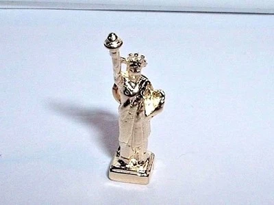 14k YELLOW GOLD 3D NEW YORK STATUE OF LIBERTY CHARM - Image 1 of 2