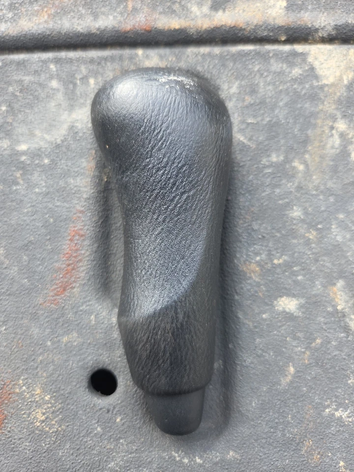 2003-2008 Subaru Forester  Gear Shift Shifter Knob Black OEM - Image 1 of 4