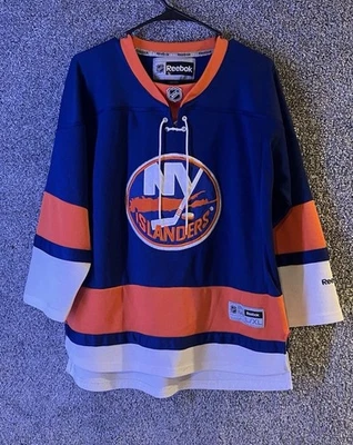 NHL Reebok New York Islanders Youth L/Xl Jersey - Image 1 of 4
