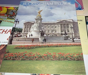 Buckingham Palace: Visitors' Guide with Tour of the State Rooms By Brian Hoey - Picture 1 of 12