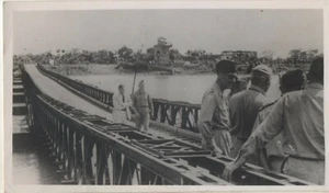 ALTES PRESSEFOTO INDOCHINA KRIEG AMERIKANISCHE TRUPPEN DAP CAU BRÜCKE TONKIN - Bild 1 von 2
