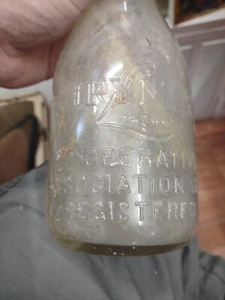 Dairymen’s League Co-Operative Assn. Dairylea Embossed Quart Milk Bottle 9.5” - Picture 1 of 3