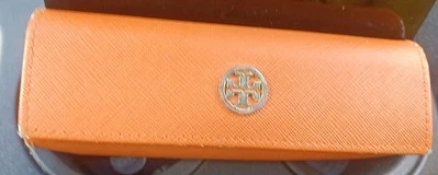 FUNDA GAFAS TORY BURCH NARANJA, FORRADA, LOGO DORADO, CIERRE MAGNÉTICO USADA EN EXCELENTE ESTADO 24 Foto 1 de 4