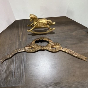 Menge 2 Vintage Messing Deko 15 "Schleife & 5" Schaukelhaus ~ verschiedene Patina/Größen ~ - Bild 1 von 8