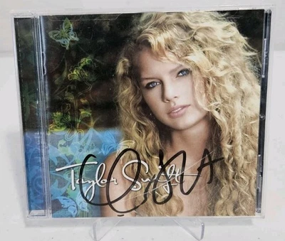 2006 Taylor Swift Signed Autograph Debut Self-Title CD Album Rookie Auto - Image 1 of 4