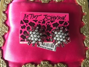 Betsey Johnson Fabulous Fuchsia Pink & Pearl Fireworks Starburst Clip Earrings - Picture 1 of 3