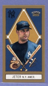 2003 Topps 205 Polar Bear Back Mini Derek Jeter (No Gold Trim) #75 HOF - Picture 1 of 2