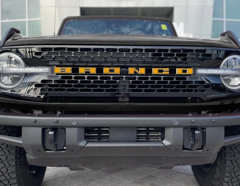 Ford Bronco 2021-2026 parrilla superposiciones de letras - producto con licencia oficial Foto 1 de 1