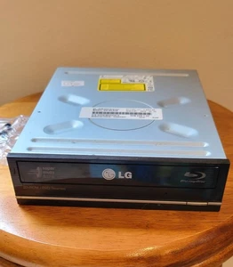 LG BLACK BD-ROM/DVD BURNER PLAYER MODEL UH10LS20 SATA - Afbeelding 1 van 4