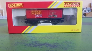 Hornby R60007 10th Anniversary Visitor Centre plank wagon, Red, Unused, Boxed - Picture 1 of 11