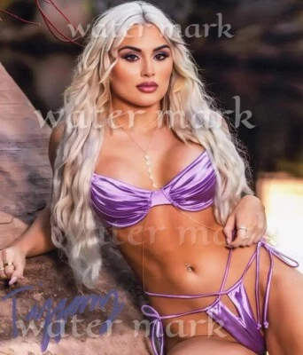 FOTO FIRMADA REIMPRESIÓN TIFFANY STRATTON WWE Y EX GIMNASTA TALLA A4 8"X11". #8 Foto 1 de 2