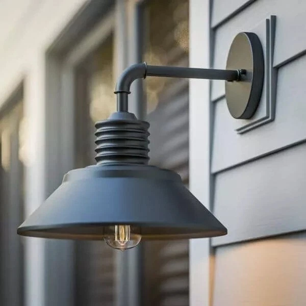 Linterna de pared Sully negra de una luz grande para exteriores con brazo recto Foto 1 de 4