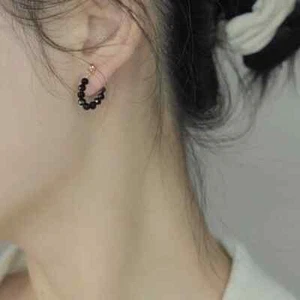 Orecchini perline sfaccettate con borchie placcati in oro 4 mm tormalina nera naturale - Foto 1 di 2