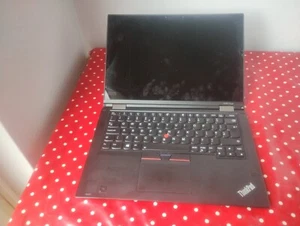 Lenovo X380 Yoga Laptop i7-8550U 1.8GHZ 8GB cracked and dim Touchscreen - Afbeelding 1 van 7