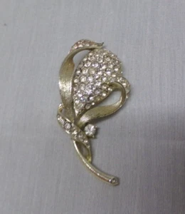 Vintage Lisner Flower Clear Rhinestone Silver Tone Brooch Pin - Picture 1 of 3