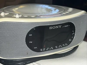Sony Dream Machine Ivory WORKING Model CD837 ALARM CLOCK RADIO CD PLAYER - Picture 1 of 8