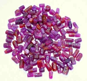 100 Cts High End Top Red Ruby Crystals Rough Lot - Plus a FREE Faceted Gemstone - Picture 1 of 12