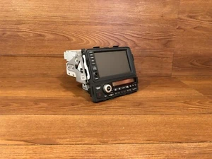 06-2008 HONDA RIDGELINE RADIO REPRODUCTOR DE CD UNIDAD PRINCIPAL NAVEGACIÓN ESTÉREO RECEPTOR OEM - Imagen 1 de 18