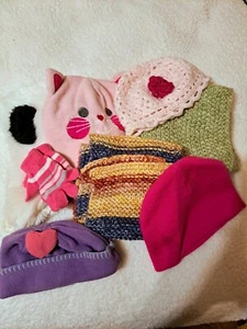Girls hats scarves and gloves - Picture 1 of 1
