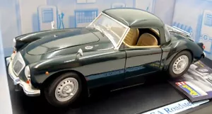 Revell 1/18 Scale Diecast 08443 - MG MGA Roadster Hardtop - Green - Picture 1 of 5