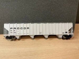 Rapido Ho Scale Procor 5820cf 4-Bay Covered Hopper UNPX #122769 - Picture 1 of 6