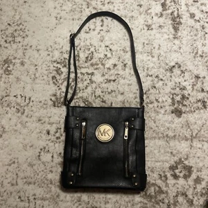 Michael Kors Black crossbody with Gold hardware - Picture 1 of 11
