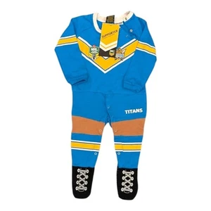 NUEVO CON ETIQUETAS Gold Coast Titans NRL Rugby Jersey Bebé Footie 6-12M Equipo Deportivo Australiano - Imagen 1 de 7