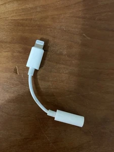 Apple LIghtning to 3.5 mm Headphone Jack Adapter - Picture 1 of 1