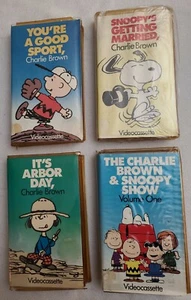 4 Matching LOT/Set Peanuts VHS Tapes~Charlie Brown~Snoopy Videocassette*FreeShip - Picture 1 of 12