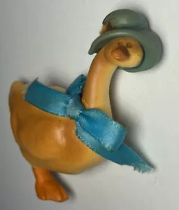 VINTAGE CLAY GOOSE MAGNET Green Hat Bow Farmhouse Retro Kitchen Decor - Picture 1 of 18