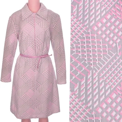 Vestido Vintage Años 70 Línea A Rosa Gris Geométrico Texturizado Poliéster Brady Bunch L 16 Foto 1 de 4