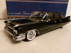 MINIATURE DI PRECISIONE SCALA 1:18 1959 CADILLAC SERIE 75 BERLINA PRESSOFUSA in scatola - Foto 1 di 14
