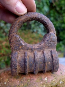 Antique XL Padlock No Key, Rust, Unique, Rare, Collector, Medieval, Art 06-14 - Picture 1 of 8