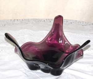 Vintage Art Glass Amethyst Purple 3 Finger Triangle Bowl 10" Wide MCM Home Decor - Picture 1 of 18