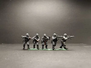 Soldatini biochimici Gran Bretagna moderni 1/72 modello 5 pezzi dipinti in 3D - Foto 1 di 1