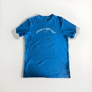 T-shirt Nike Have A Nike Day blu taglia media maglietta grafica manica corta - Foto 1 di 4
