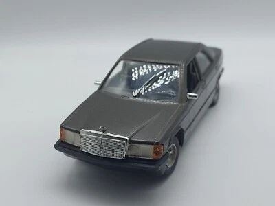 Mercedes 190E Marrone 1:25 Burago NO BOX - Immagine 1 di 4