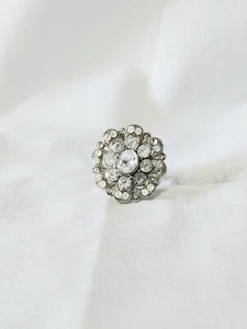 Silver Tone Cocktail Ring Clear Stones Size 5 Adjustable MISSING STONES J8-1797 - Imagen 1 de 5
