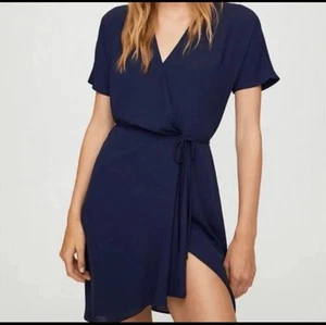 Babaton Aritzia Wallace Gr. Small marineblau Chiffon fließend Wickel Minikleid - Bild 1 von 8