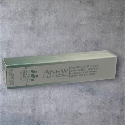 Complejo de borrado de sombra corrector de ojeras uniforme absoluto clínico Avon Anew  Foto 1 de 4