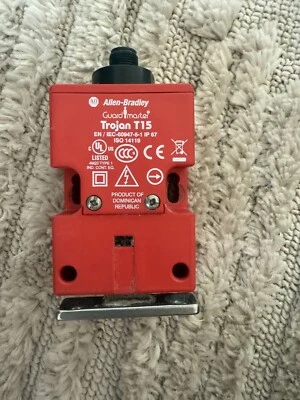 ALLEN BRADLEY 440K-T11385 Guardmaster Trojan T15 bloqueo de lengua **USADO** Foto 1 de 3