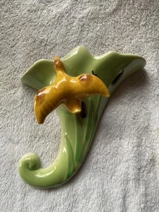 Vintage Wall Pocket Duck/bird flying out of cat tails (yellow-green)* - Picture 1 of 5